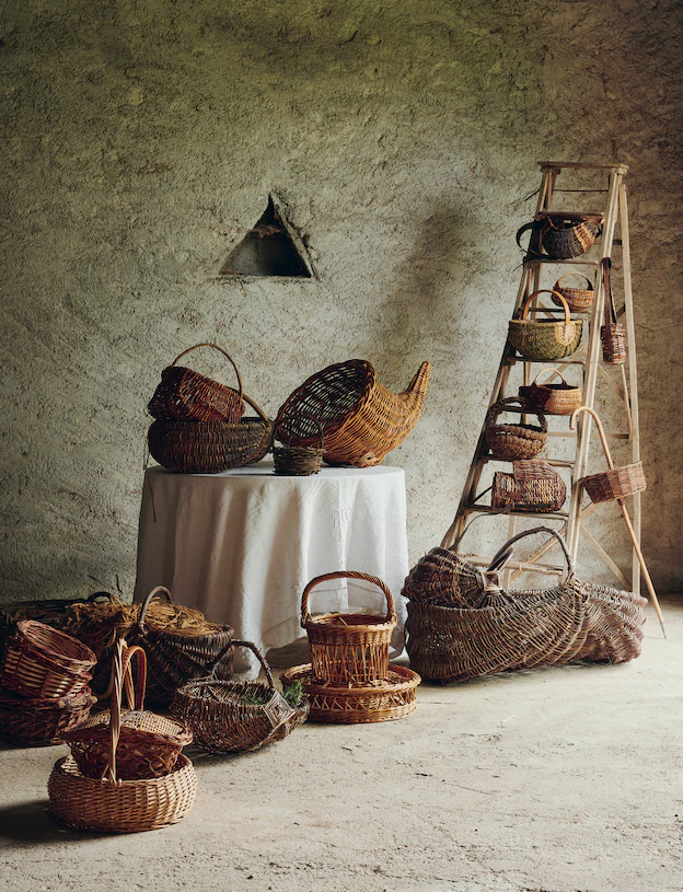 Plusieurs paniers tissés