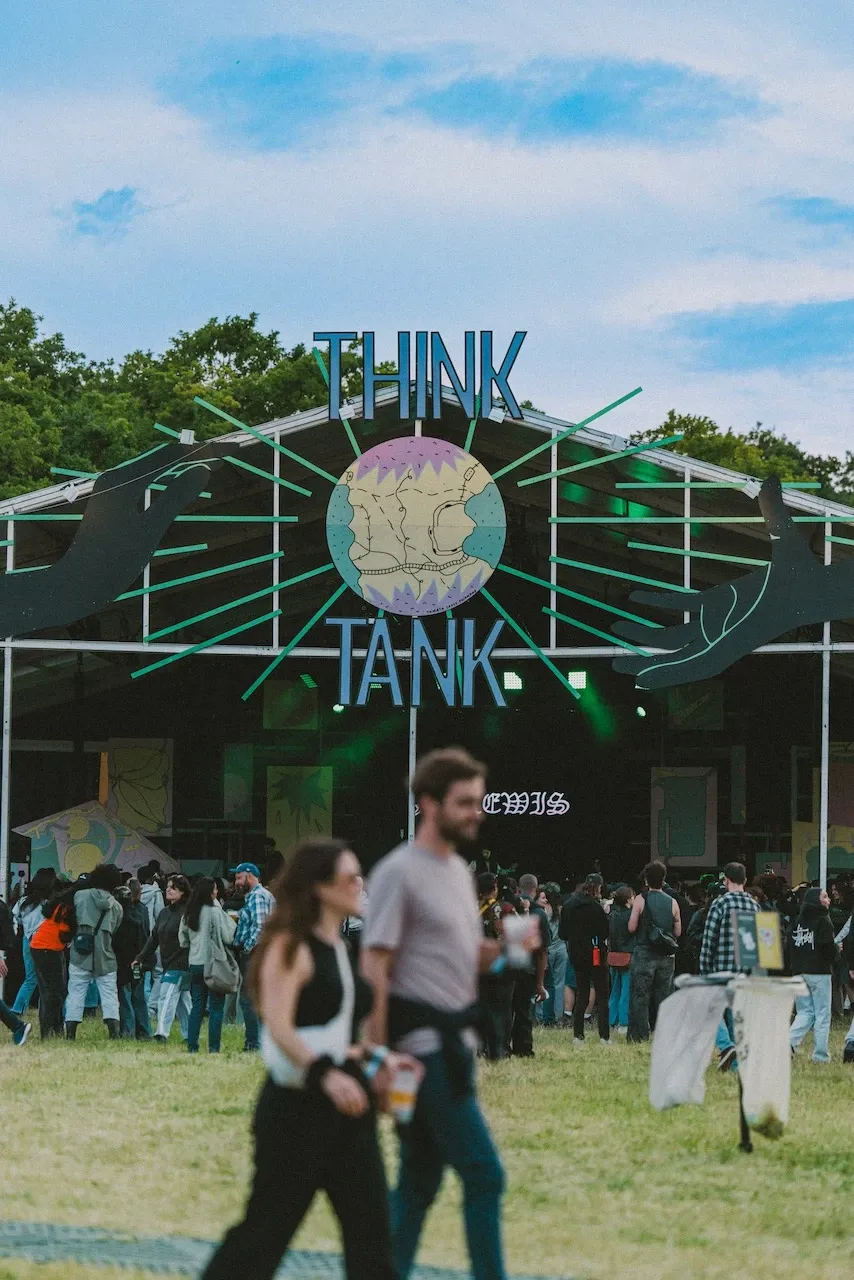 Think Thank We Love Green